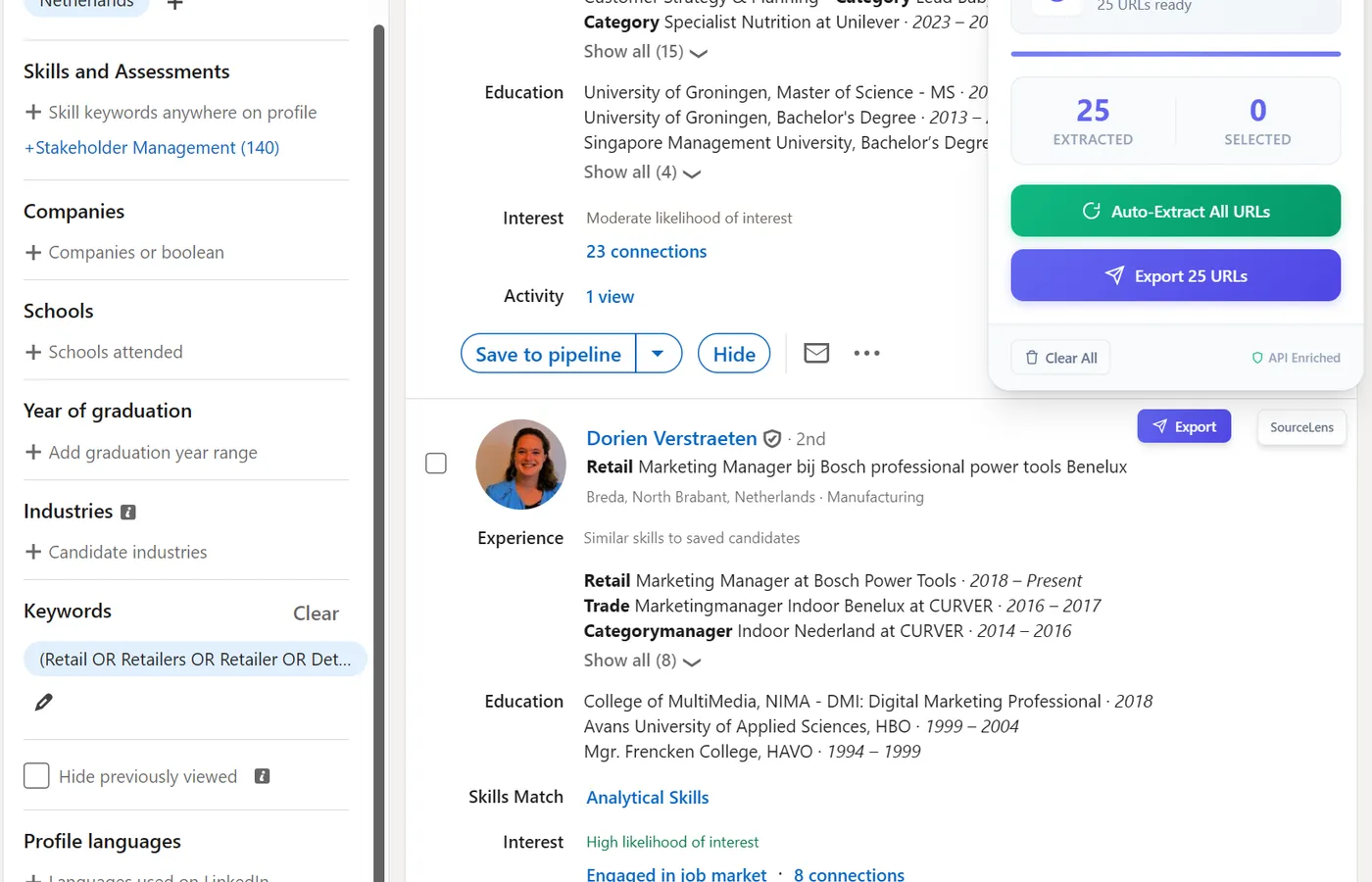 SourceLens export panel met 25 geëxtraheerde LinkedIn profiel URLs